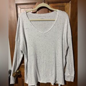 American Eagle Outfitters Light Gray Speckled Long Sleeve V-Neck Top
